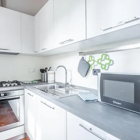 Guesthost - Quiet With Private Parking Appartement