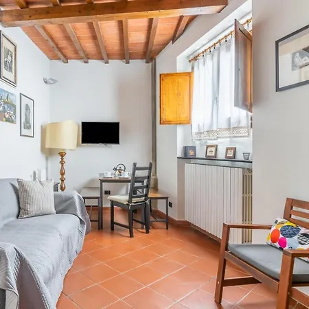 Apartment Guesthost - Quiet With Private Parking *